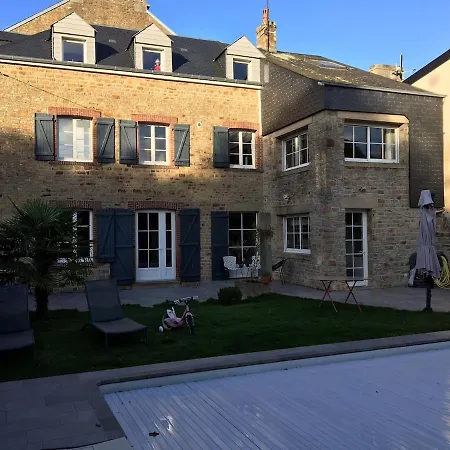 Feriehus Jolie Maison Avec Piscine, Proche Mt St Michel