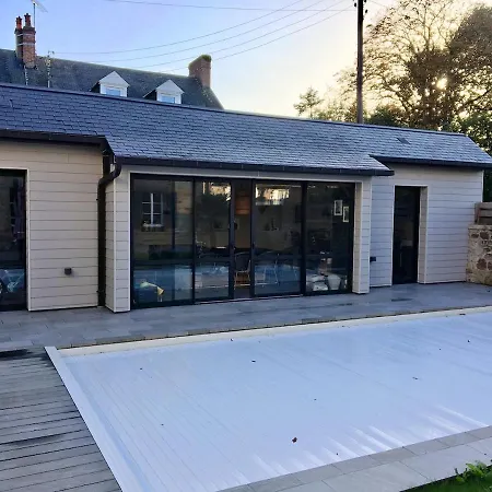 Jolie Maison Avec Piscine, Proche Mt St Michel *