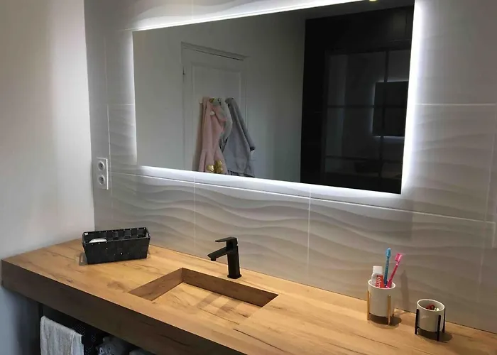 Feriehus Jolie Maison Avec Piscine, Proche Mt St Michel Avranches