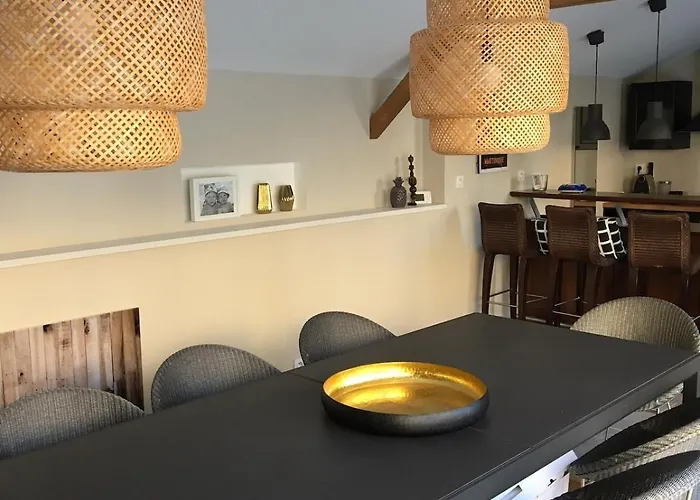 Jolie Maison Avec Piscine, Proche Mt St Michel