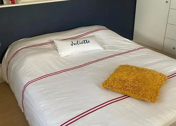 Feriehus Jolie Maison Avec Piscine, Proche Mt St Michel