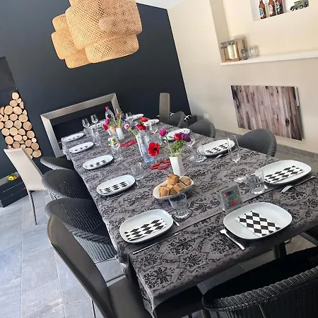 بيت للعطل Jolie Maison Avec Piscine, Proche Mt St Michel