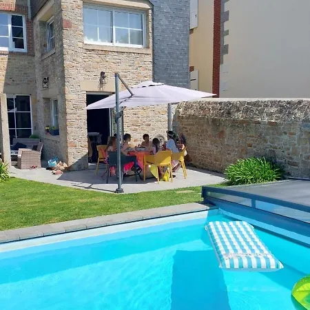 Jolie Maison Avec Piscine, Proche Mt St Michel بيت للعطل آفروشْ