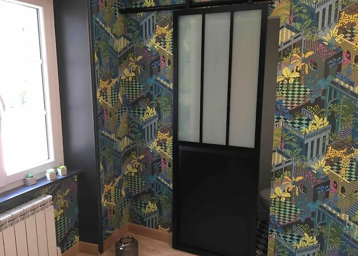 Prázdninový dům Jolie Maison Avec Piscine, Proche Mt St Michel *