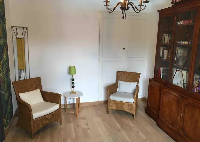 Jolie Maison Avec Piscine, Proche Mt St Michel Prázdninový dům *